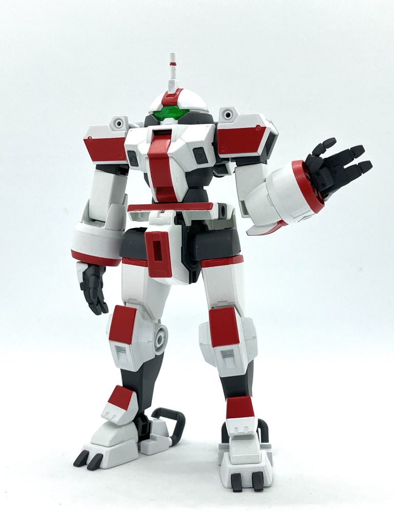 デカール前。パーツ分割では出来ない色分けを目指しました。ザブングルの頬の白みたいな。