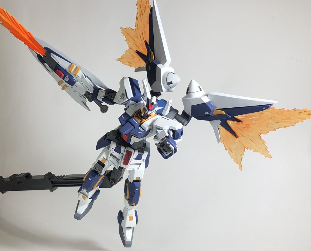 ビームと実体剣の複合兵器で、その莫大な粒子の奔流は高い威力を発揮し、並の出力のGNフィールドでは防ぎ切ることは出来ない