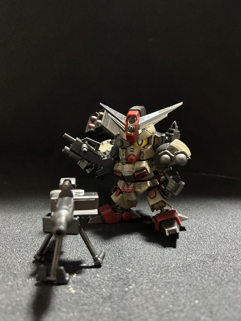三脚付きライフルを自動砲台として設置して指令が出るのを待つコマンドガンダムをイメージしてます✨