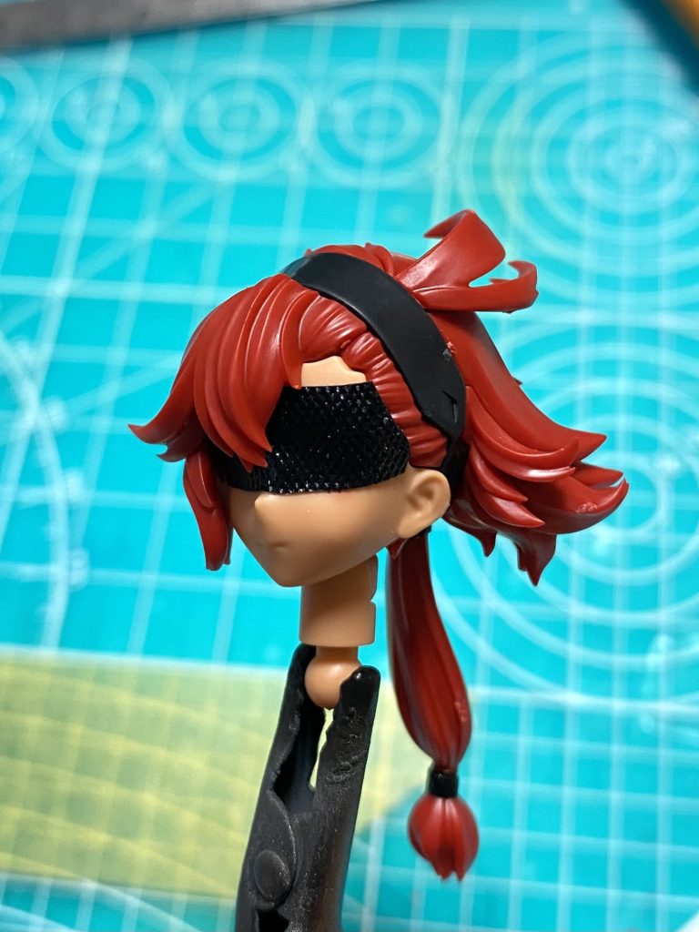 元ネタ的にもミオリネCEO的にも相棒欲しい所なので婿殿も作る事に。スレッタはほぼ無改造で膝下で靴下履いてる様にスジボリして黒く塗ってるだけです。