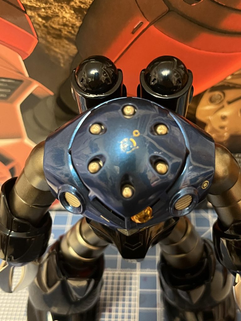 クリアコート時に剥がれてしまったデカール君砂吹きして気を付けてたつもりだったんですが、難しいですね〜