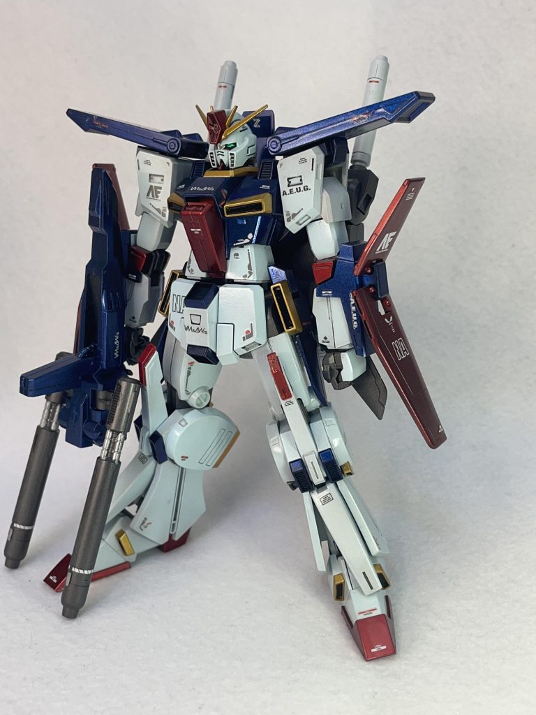 最近はメタリック多めです。車じゃないけど、塗ったのであれば出撃の前に磨くよね？という感覚です。実際は違うかもだけど。