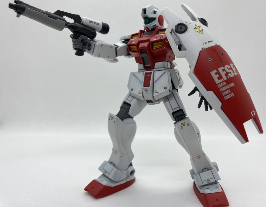 今回はデカールいっぱい貼ってみました。足首に動力パイプを着けたのですが、アンクルガードで全く見えないという見えない改造で無駄な労力でした。ジムは作りやすいので、また疲れたらなんかのジム作ります。