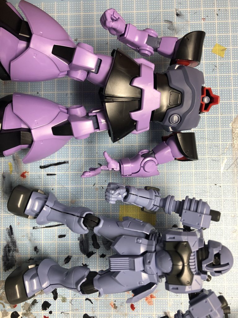 素組みの状態、ドムも制作中です