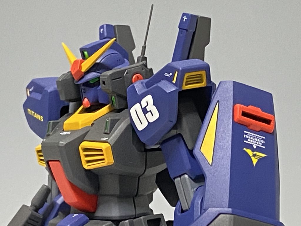 センサー類は付属のシールの余白を切って貼っています。