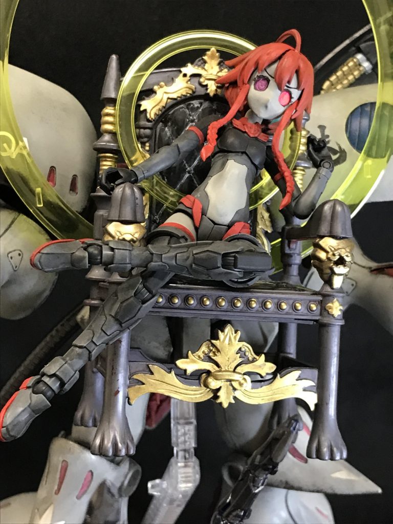 今回の見どころはなんと言っても、玉座とこの人を見下しているのような偉そうな座り方です🙄この100均で購入した玉座の塗り分けが一番大変だった…(笑)