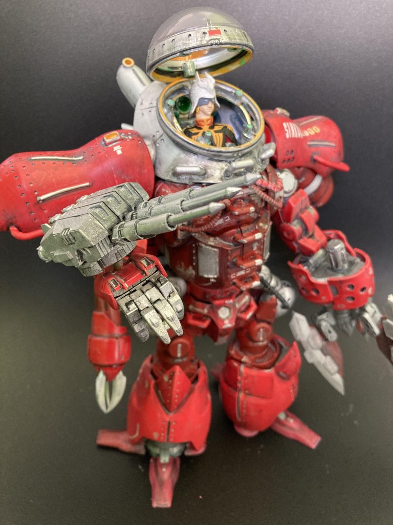 ハンドユニットは交換出来て、潜入活動に適したアームを選択可能、