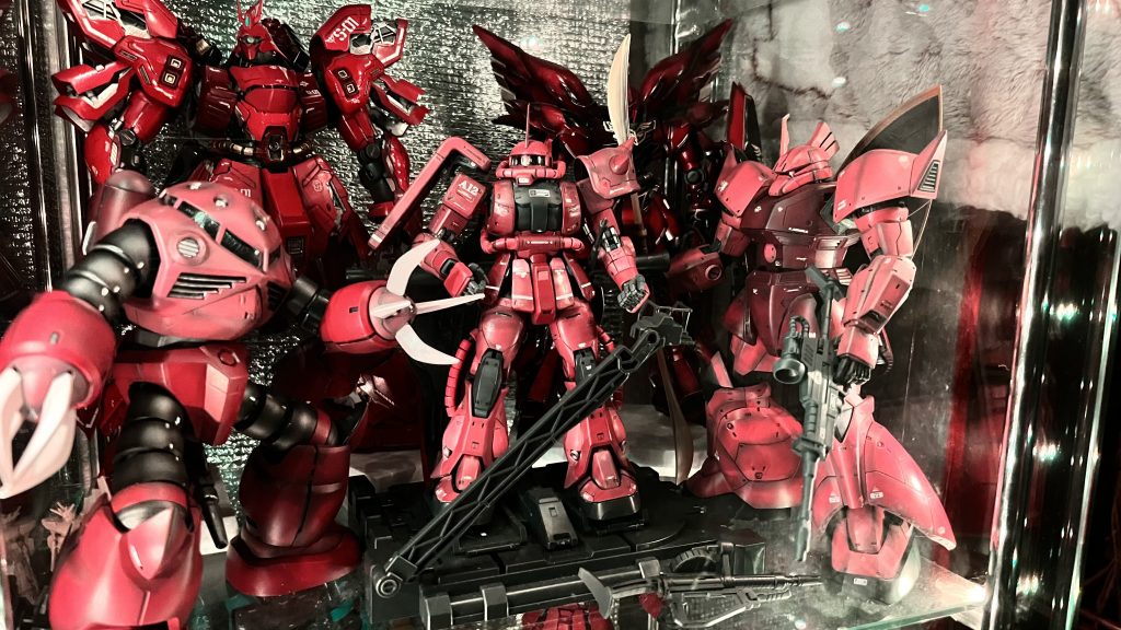 赤い彗星の、集まり！！！！ズゴックは、墨入れ今から……💦