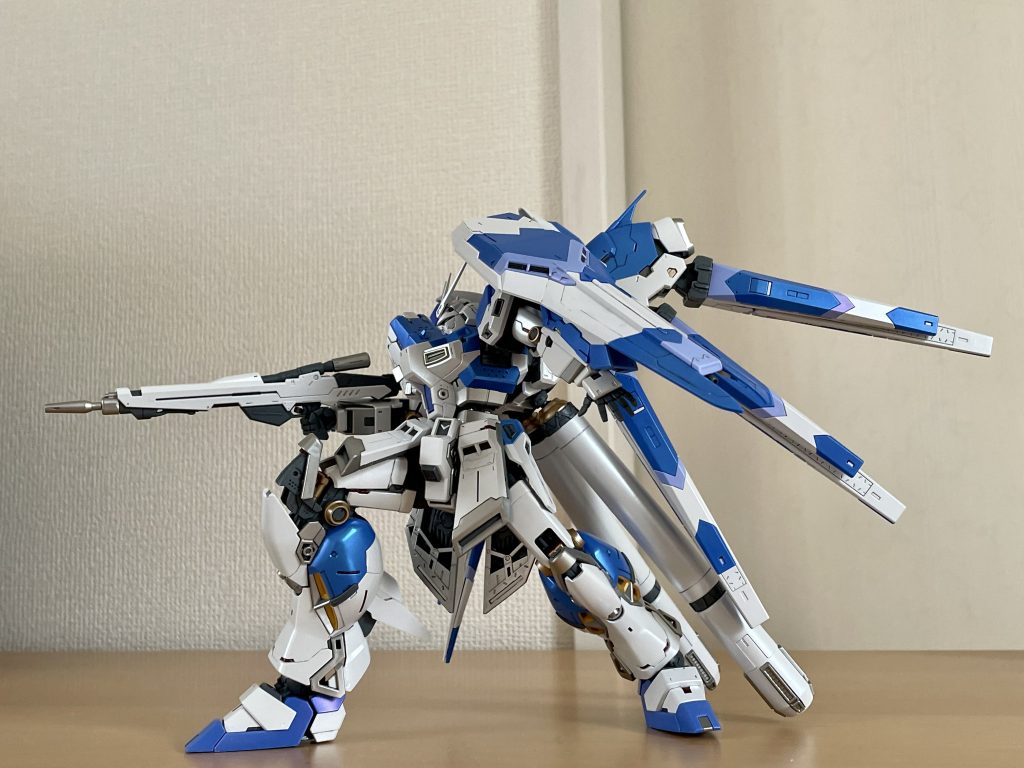 アクション!ポーズ付けによっては自立できますね。