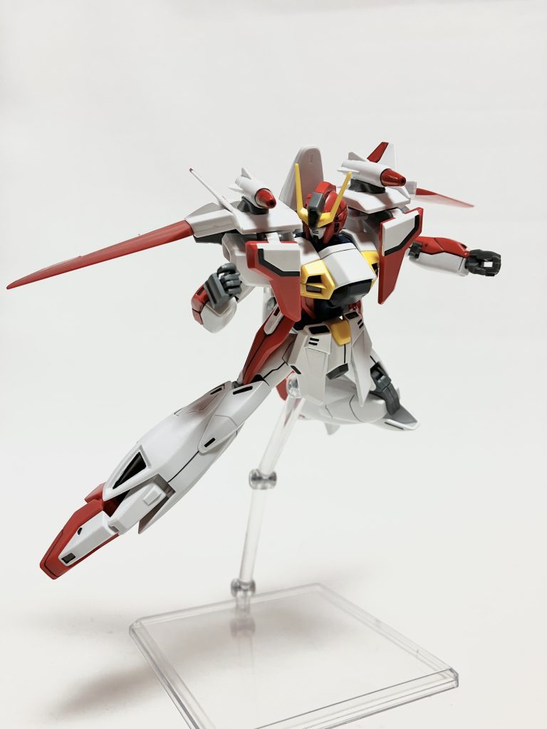 飛べるMSかつビームサーベルを持たないので基本ヒットアンドウェイですが、時にはこんな格闘を仕掛けたかも！なキック