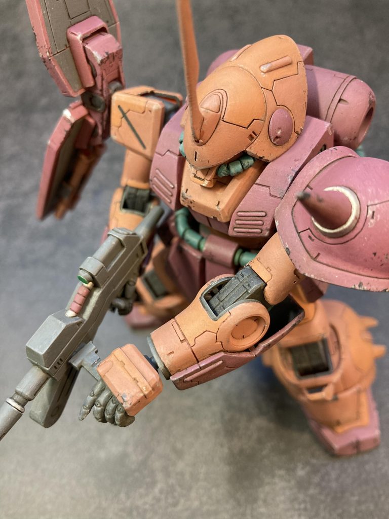 おてての指関節も掘り込んで目立つように。