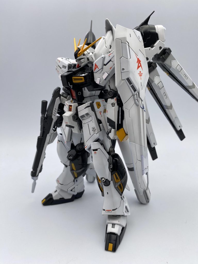 本来のHI-νガンダムの装備もあります。