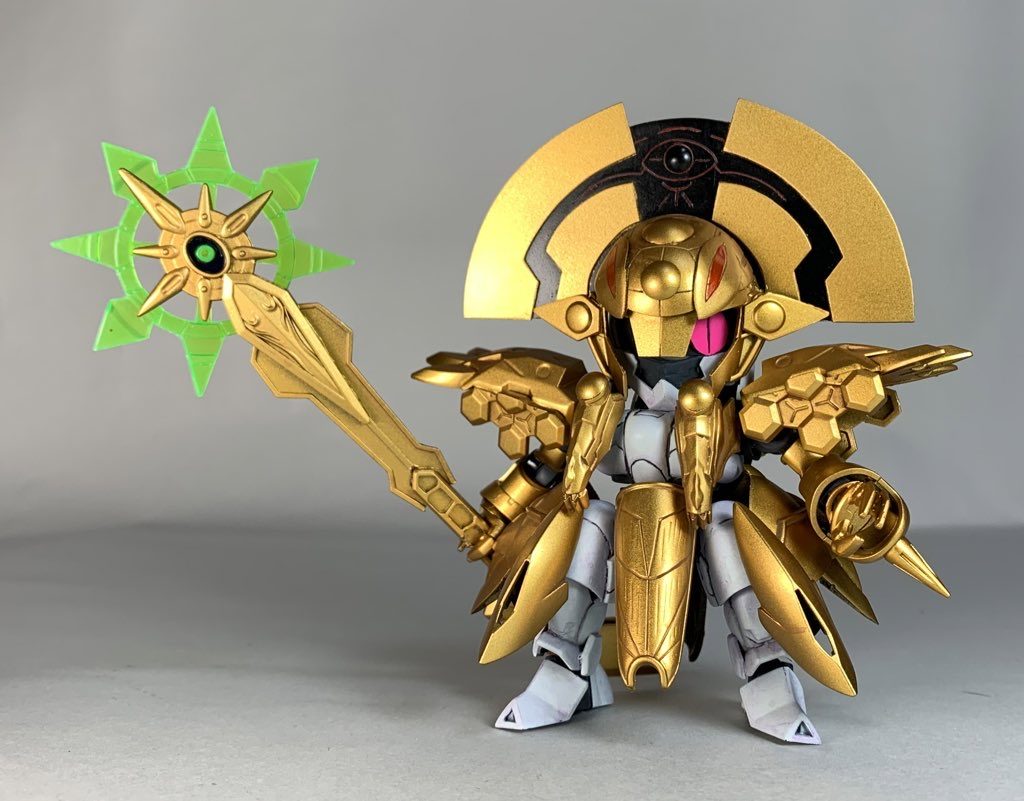 デスフィズが黄金の鎧に換装