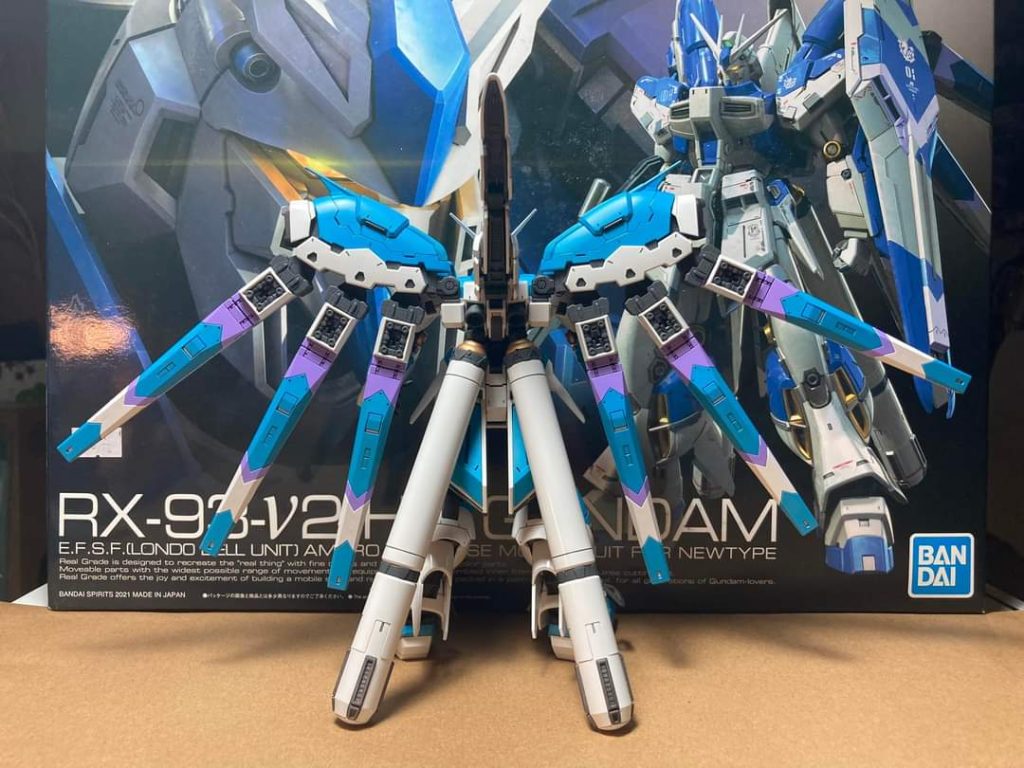 RX-93 V2–3枚目/制作者：@kenny19760912