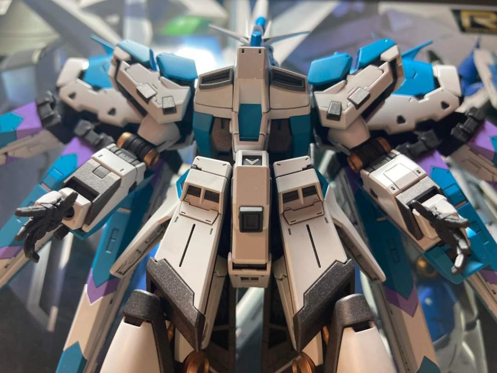 RX-93 V2–5枚目/制作者：@kenny19760912