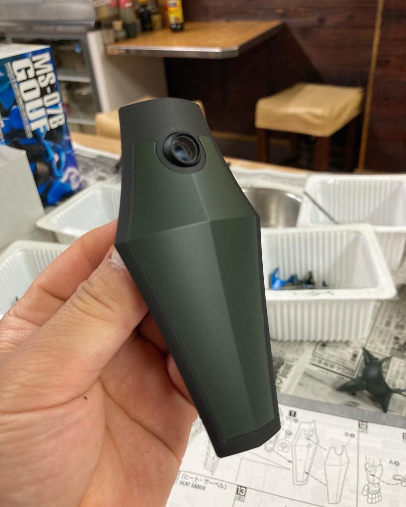 このマットブラックとの相性がいいツヤ消しグリーン！