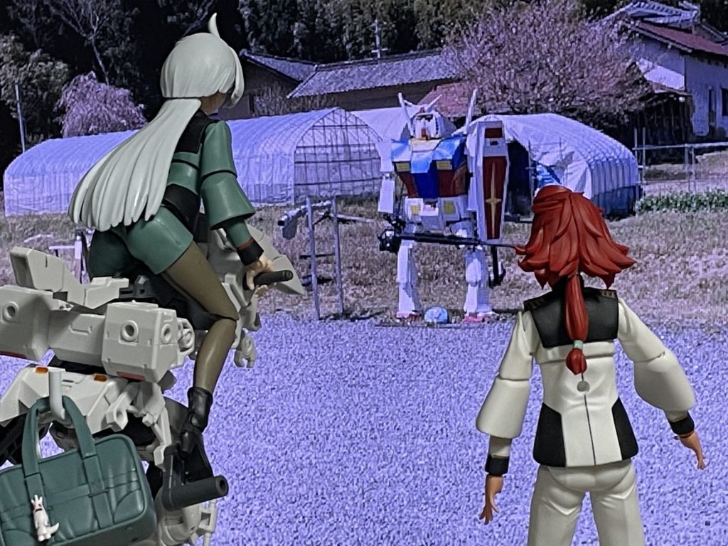 わぁ、かわいいガンダムですね！ガン…ダム？