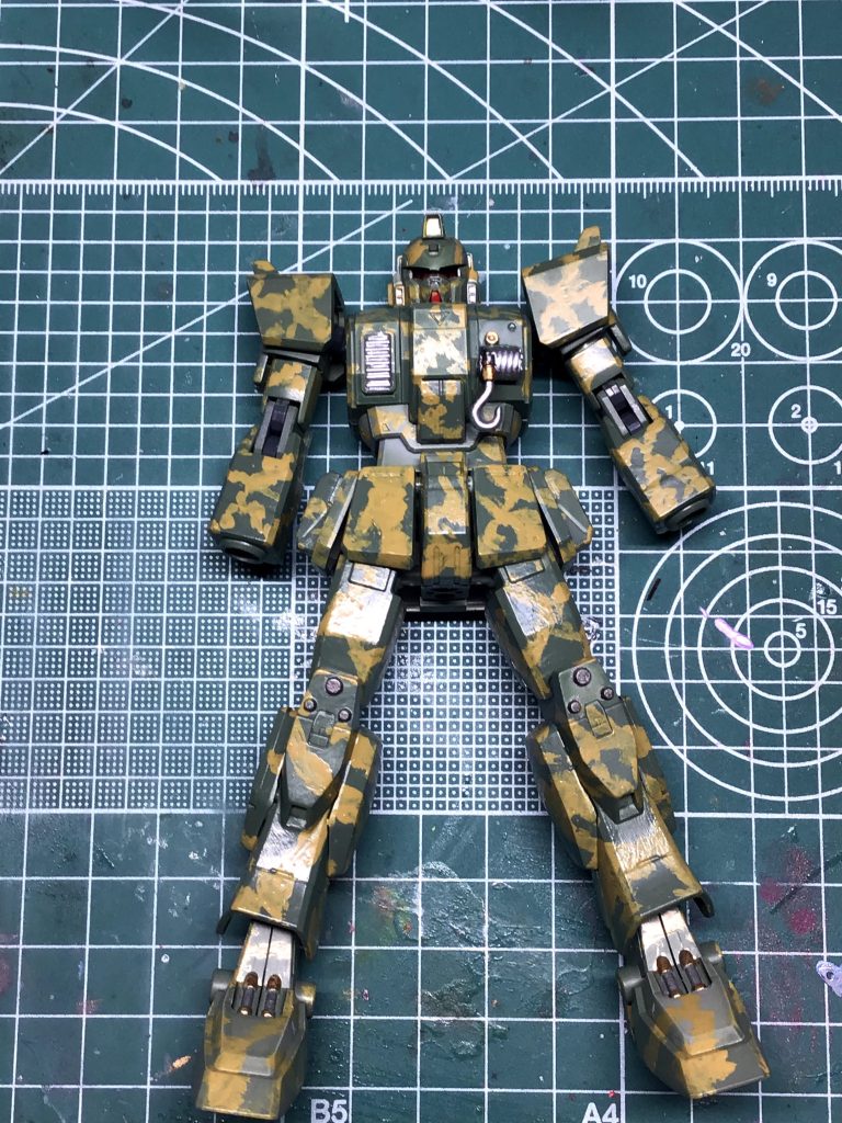 ここから迷彩スタート 最初がダークイエロー 迷彩筆塗り処理する場合は明るめの色から塗り始めると良いですね