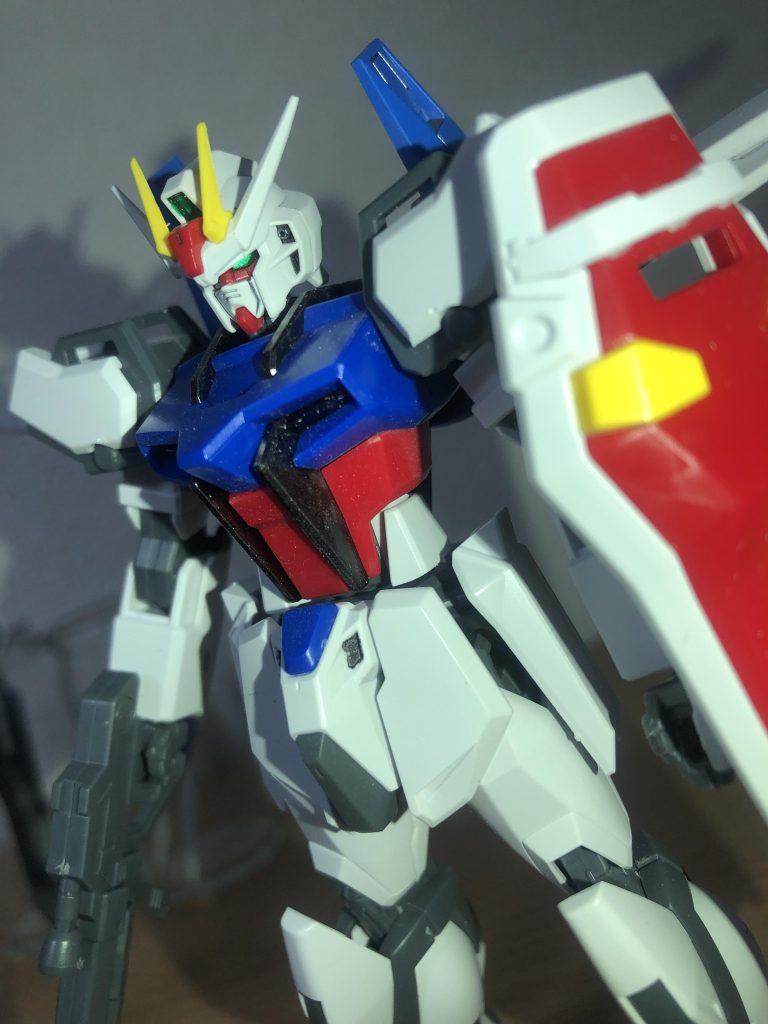 目の色は蛍光の緑に変えています。