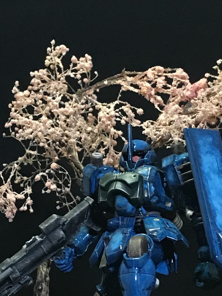 サムネにしようか迷った写真。こちらの方がヅダの色味は好きなんですがサムネの方が桜の色が鮮やかに撮れたのでこちらはボツにしました。