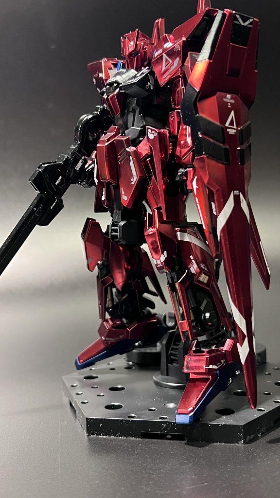 デカールに一番悩み、自作も試みるも失敗。ラインデカールを切り貼りすることに落ち着きました。