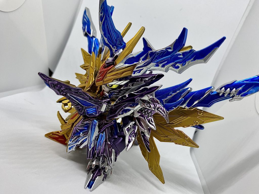 ジャスティス側。アクリジョン拭き取りの筆塗りキャンディ塗装をやってみました。こちらは艶あり。