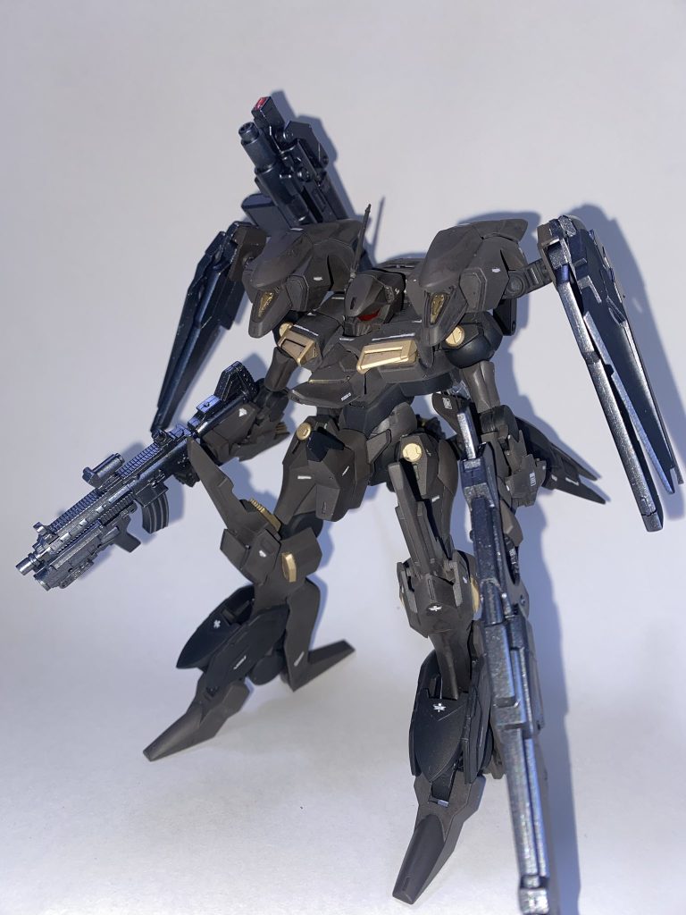 実はと言うまでもなく、モデルの機体と見比べると全然似てません。それっぽさ改造です。