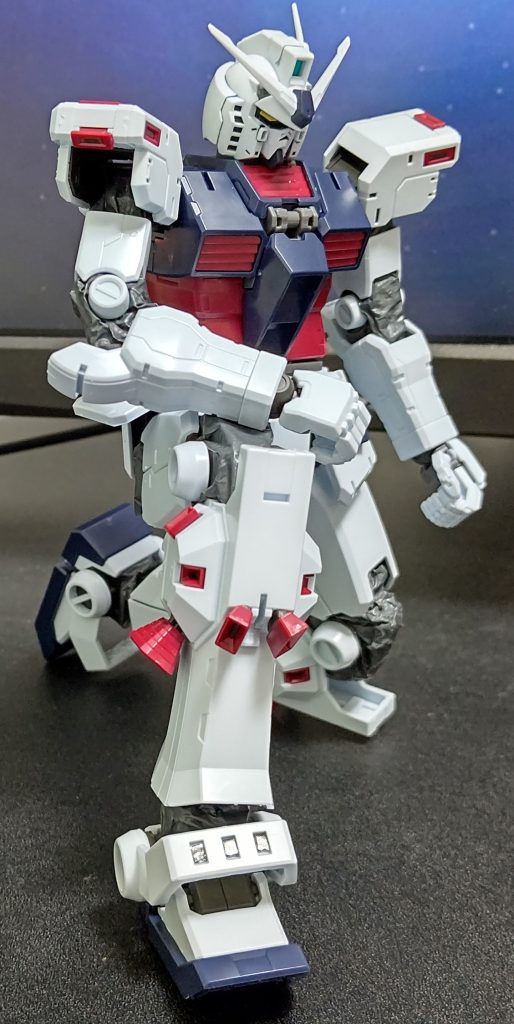 アトラスガンダム着任のポーズ決めようとしたけど前傾姿勢とれなくて悲しい