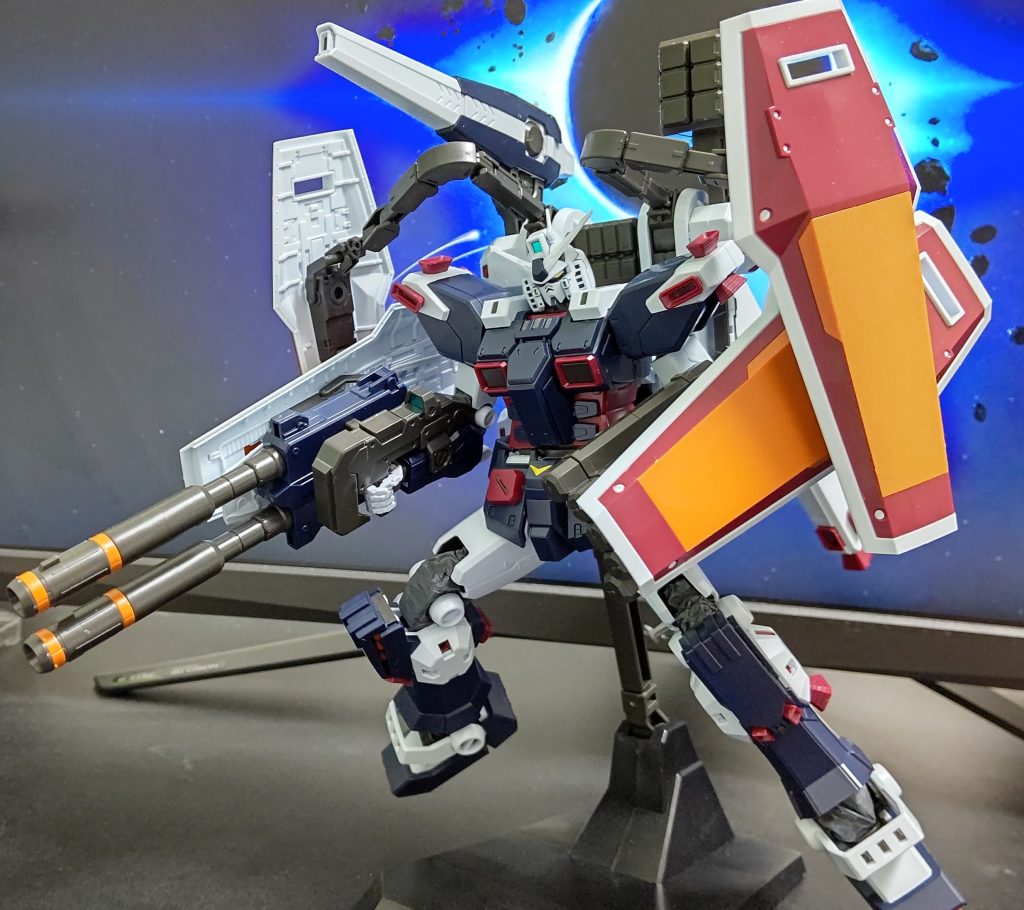 重武装だけどポージングがよく映える!先日プレバンで再販された専用の追加装備のキットも予約したので到着が楽しみです!さらに火力お化けにできそうで早く組んでみたいな〜