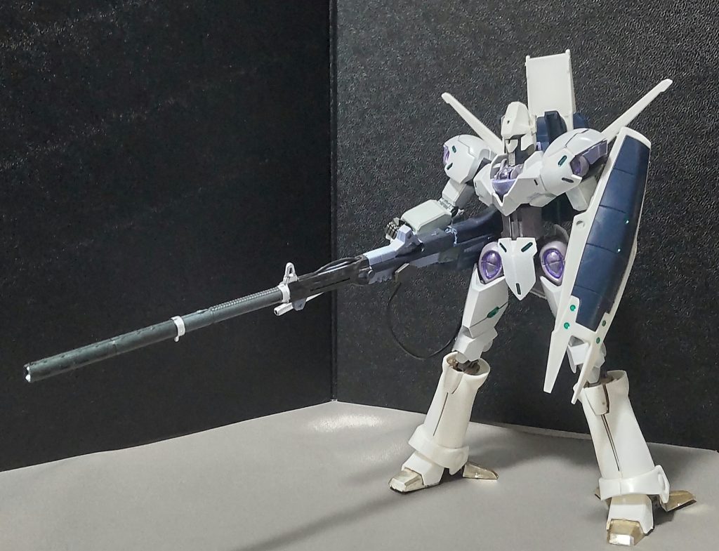 バスターランチャーヘビーメタルが装備できる最強兵器。出力の調整により「ランチャー」、「バスター」と2つのモードが利用できます。