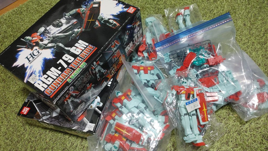 こちらは今回作成した18体分のジム。仮組のものや、中古で購入したジャンクジム、ガンダムザライドのレアジムもあります!市場にもっと出回っていれば、もっと買っておきたかった!!!
