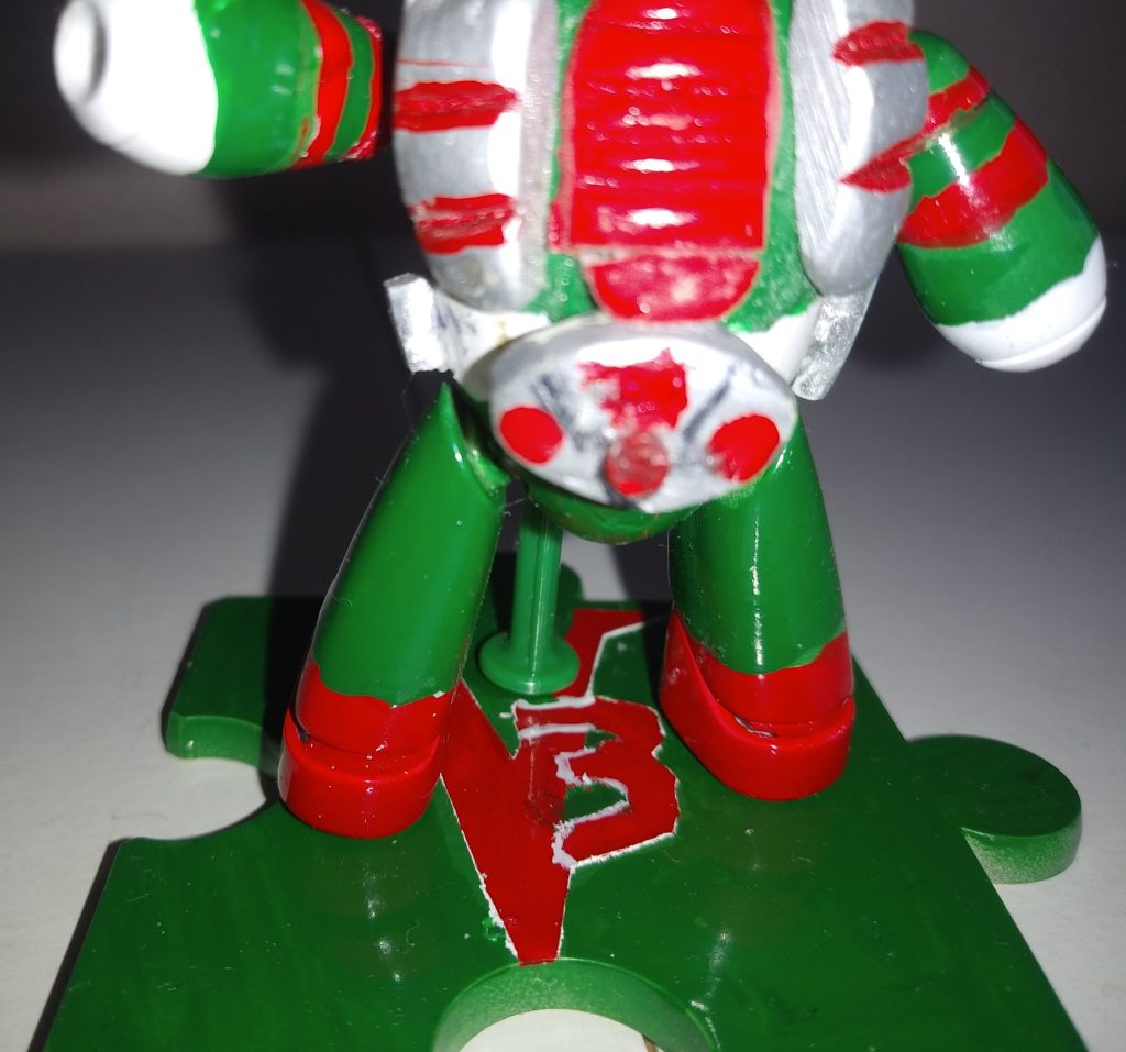 ♪(1番)ダブルタイフーン エポキシパテ製…♪力と技の風車は 筆塗りなので、回りません…(*- -)(*_ _)ペコリこちらにも、クリアパーツのランナーを。