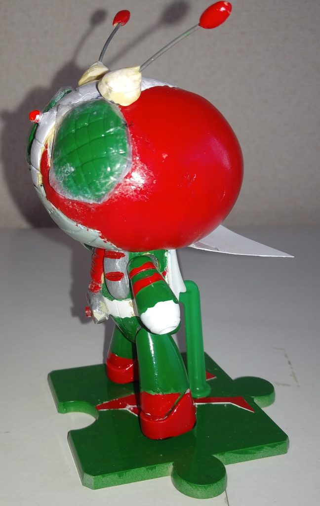 横。申し訳ない程度?に、プラ板製の襟巻き(^_^;)