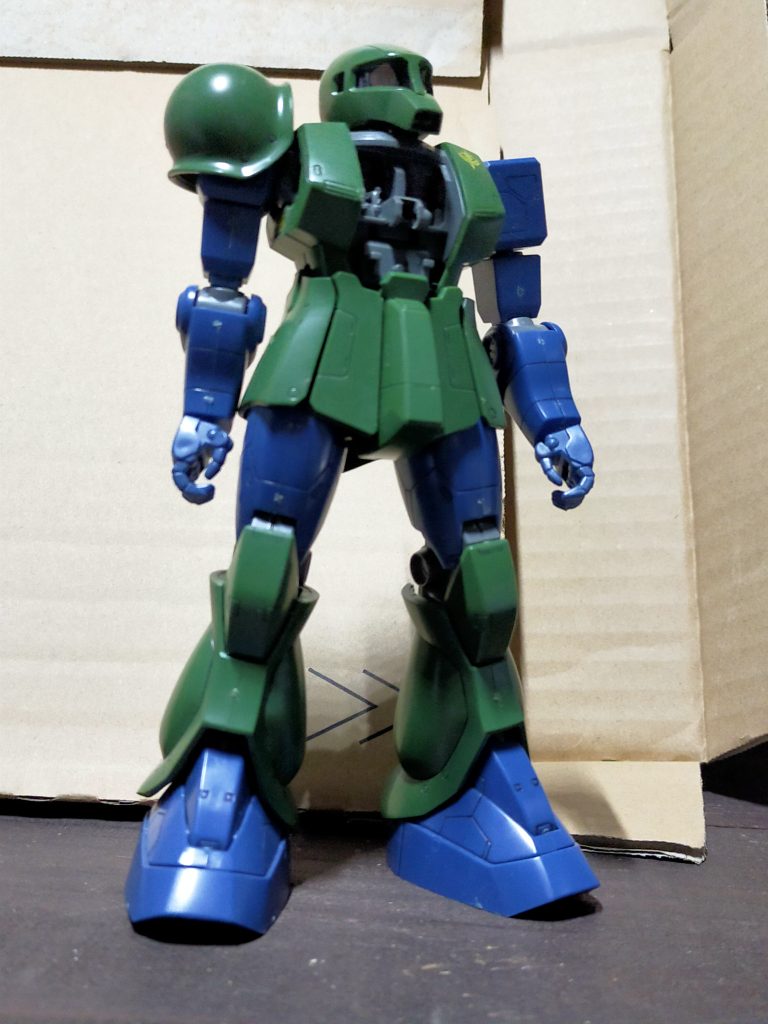 作業前の姿、胸パーツは紛失、口のダクトも無し、ゲート跡や合わせ目もありまさにジャンクからのスタートです。