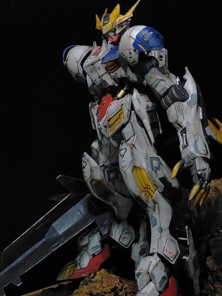 ウエザリングについては、無光沢トップコートの後にエナメル塗料やタミヤアクリル、リアルタッチマーカーを使いました。