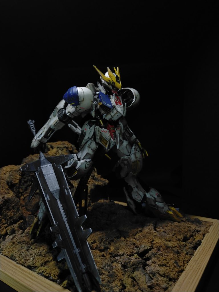 最近売り場ではなかなか見る機会が無くなってしまいましたが中古ショップで発見。バルバトスには汚し塗装が良く似合いますね。