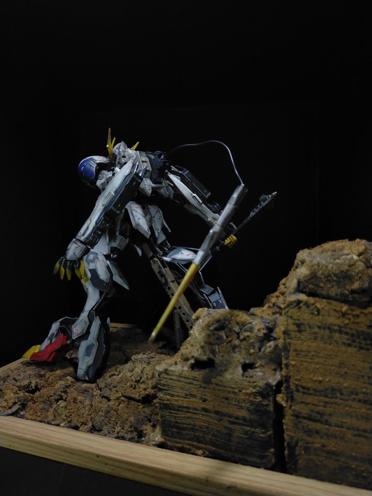 1/100スケールですが、基本構造は1/144とそう変わらず、でも一つ一つのパーツのディティールは1/144の比では無く良いキットでした。