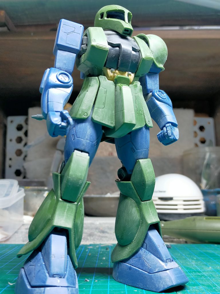 合わせ目消したり、パテで隙間入れたり。