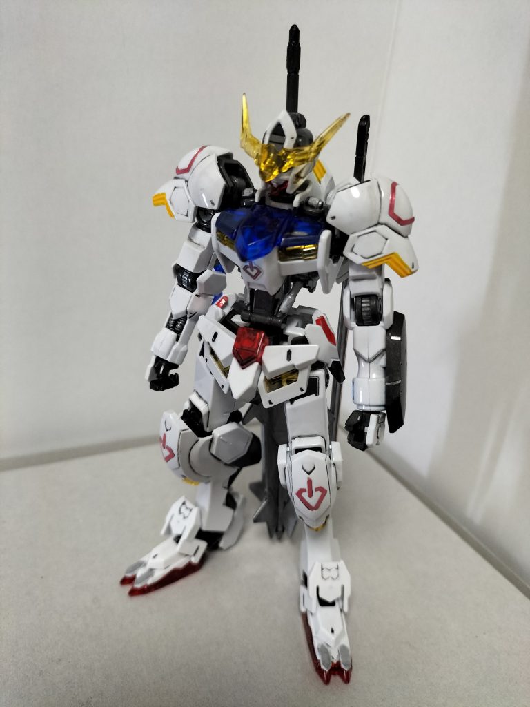 クリアパーツが使われてるガンプラを初めて組んだので心配でしたが…意外に違和感なかったので良かったです（*'∀'人）クリアパーツをよりキラキラにしたくて今回は久々に光沢仕上げにしました(； ･`д･´)