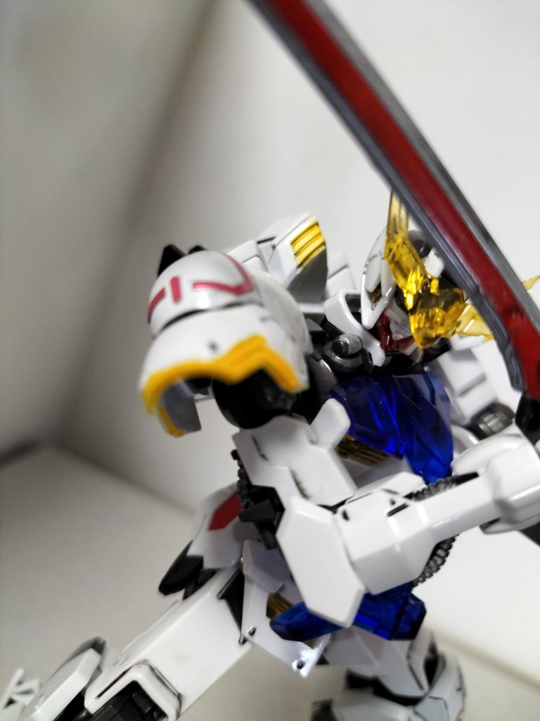 刀ついてきました(； ･`д･´)実はオルフェンズ、後半しか見てないんです(´；ω；｀)バルバトスもあんまり好きな機体って訳じゃなかったんですが…今回組んで好きになりましたね！かっこいい！(๑•̀ㅂ•́)و✧