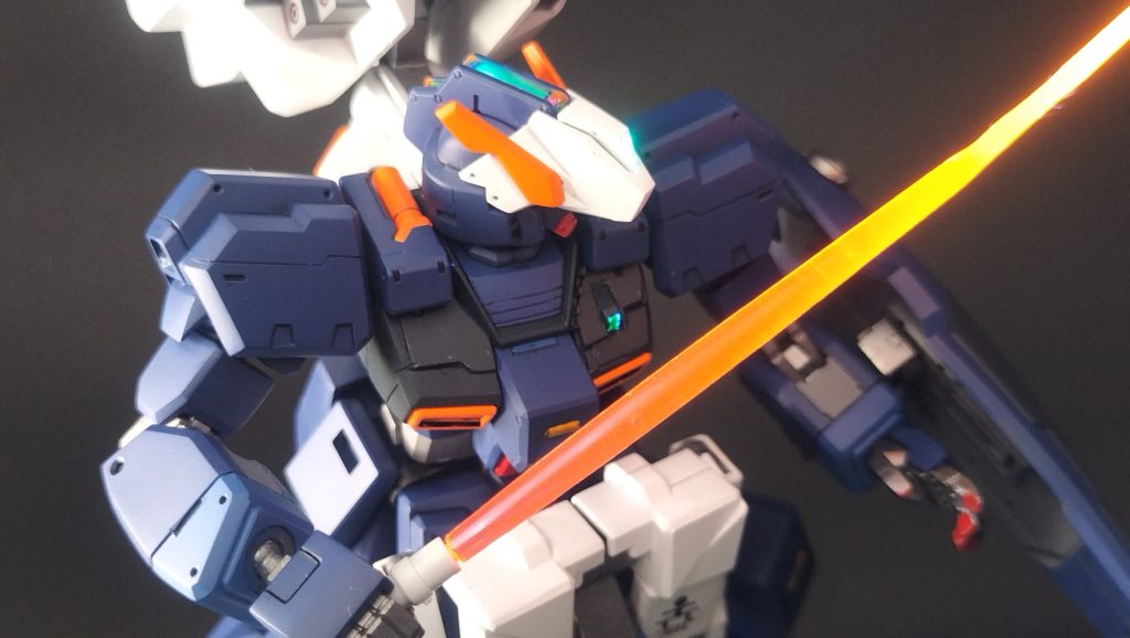 相変わらずブラックライトで光ります