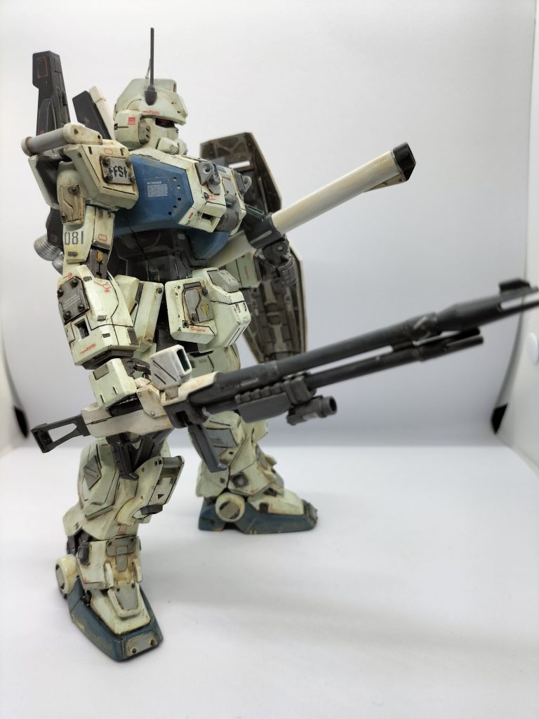 彼はアプサラスとの戦いで大破していた愛機を修復、昔のツテをたどりカラバ等から余剰パーツを譲り受けさらにアップデートを施した