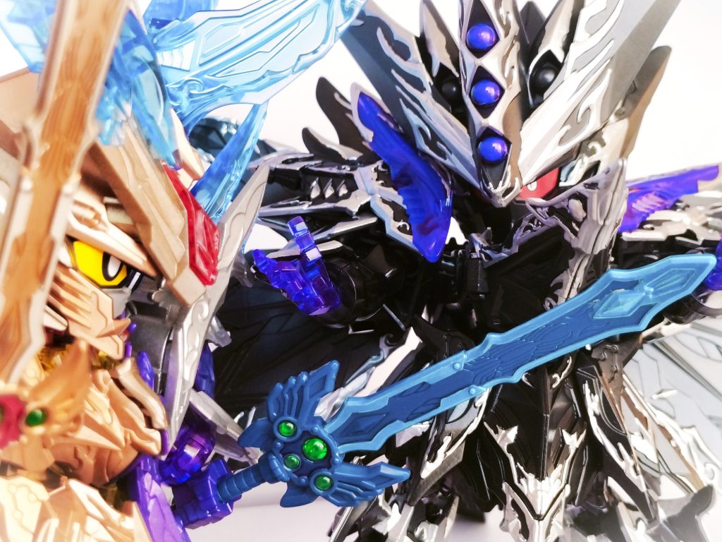 2体合体のスペリオルフォーミュラーと並べても見劣りしない存在感は満足度高いです。最初は真っ黒もアリだな…と思ってたんですが塗っちゃいました。ドラゴントリロジー(三部作)はほぼ同時進行で残りの2体も完成してるのでおいおい投稿出来たら…