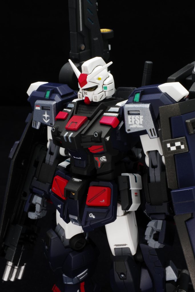 元々サンダーボルトのFAガンダムが欲しかったのですが出会うことが無く…ピッ〇マで漫画サンダーボルトが13巻まで無料だったので読んだらハマってしまいさらにキットが欲しくなり…手に入らない鬱憤をぶつけました(笑)