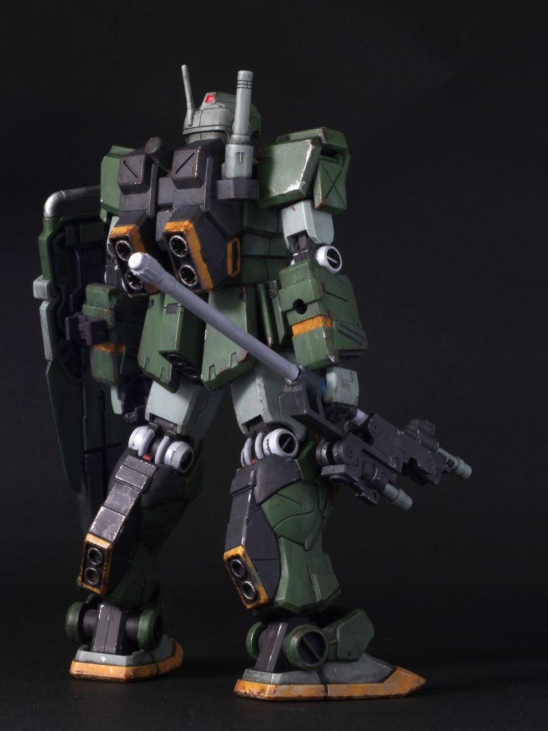 ダークグレー部の退色表現なんかは黒背景の方が断然伝わりますね。