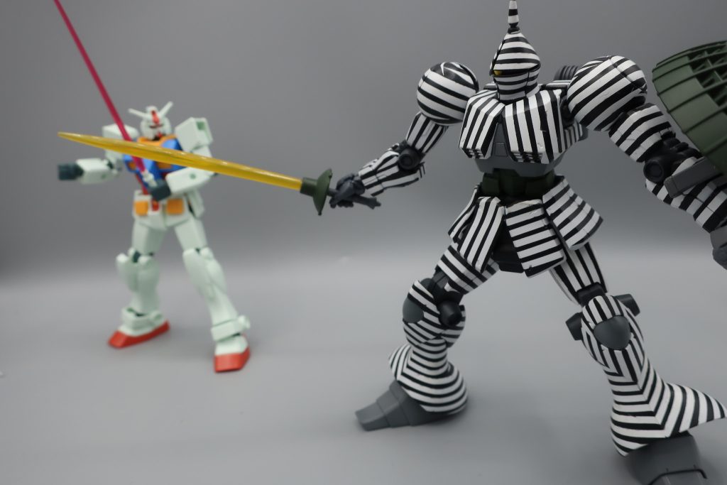 「一時停戦だガンダム。牛の群れだ。　テキサスの動物は保護せねばならんのだよ」