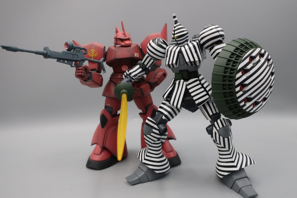 「シャアッー退けーいー！　貴様　女と同伴しやがって！」