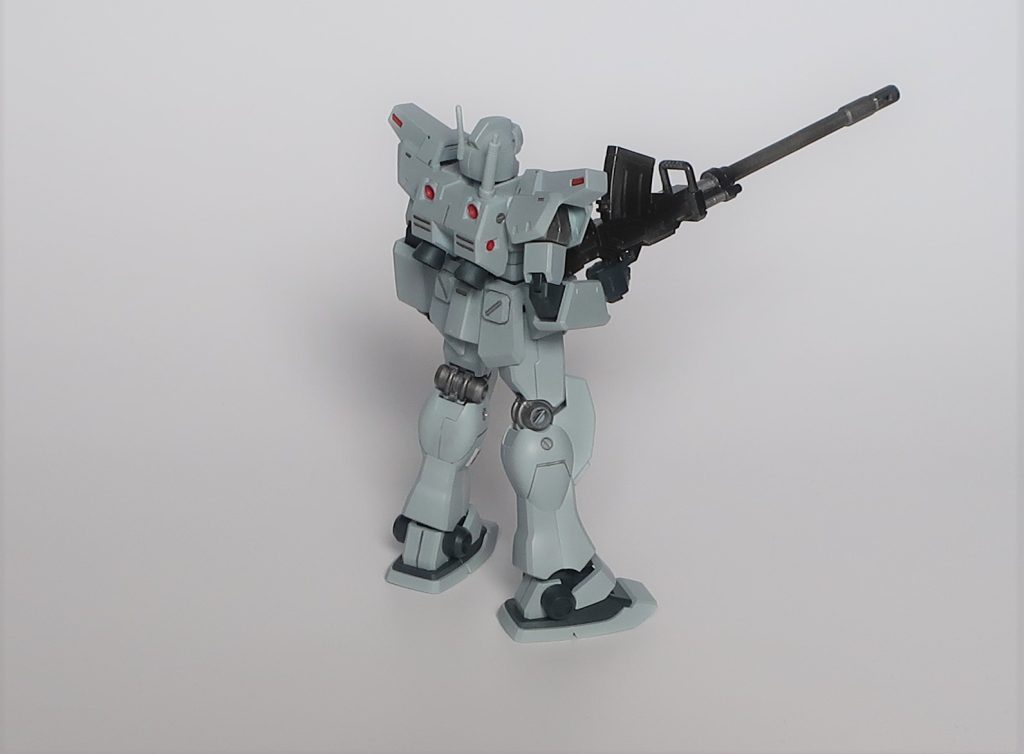 カラーは明灰白色に変えていますが、本来の薄いブルーにも見えますね