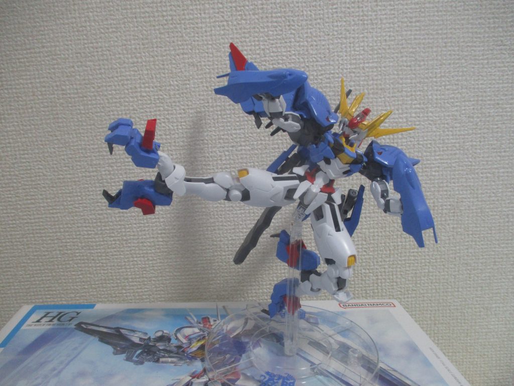 アスモデウスの脚部クロー展開。