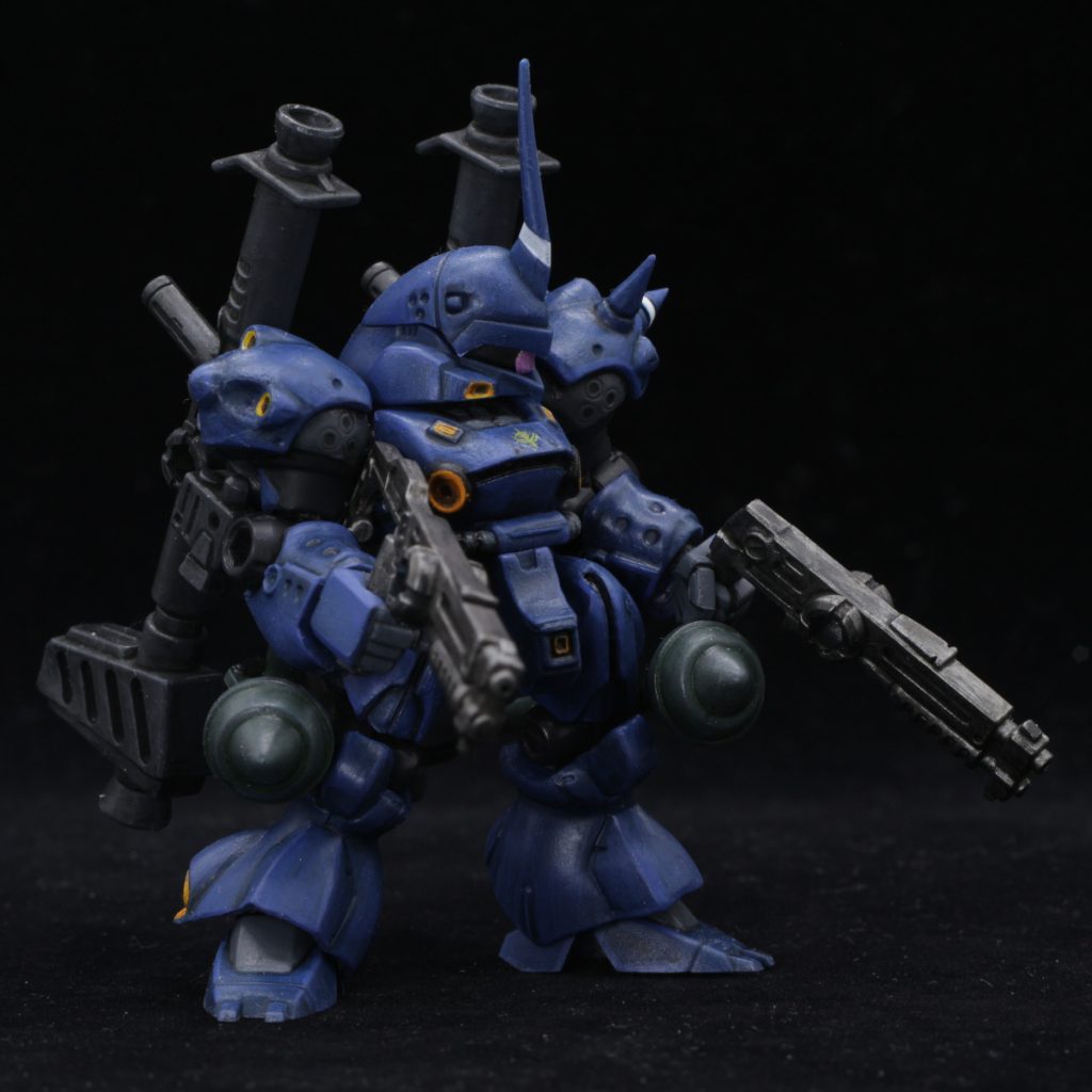 背中にマウントしたジャイアントバズが似合います。2体同時に制作したのは，チェインマイン姿と両方飾りたいから^^；